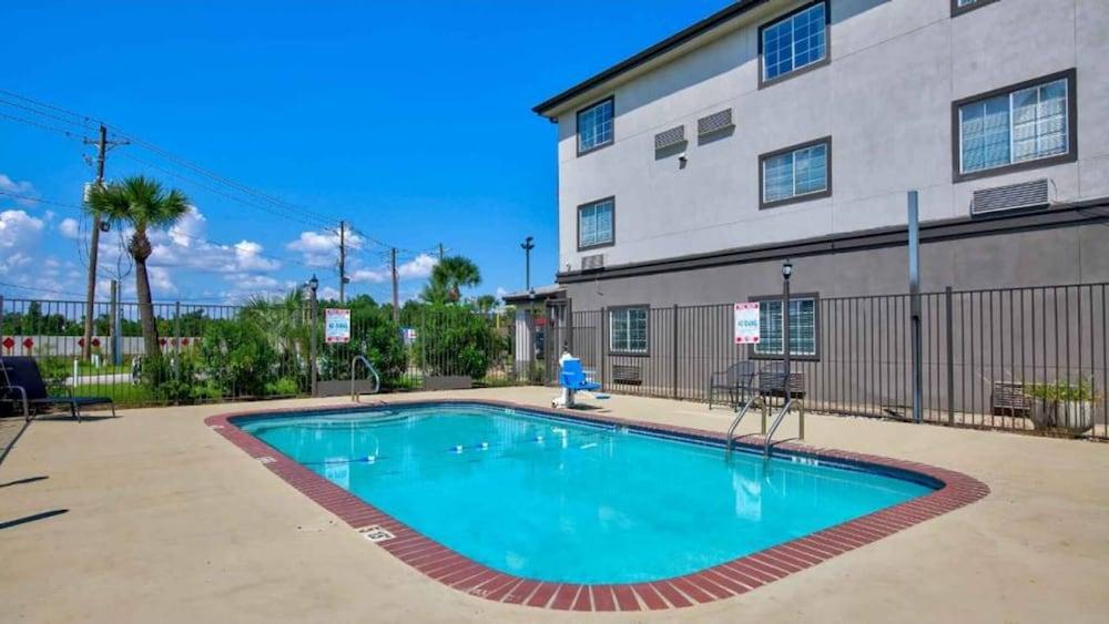 Oyo Townhouse Sulphur,LA Extended Stay I-10 photo 15