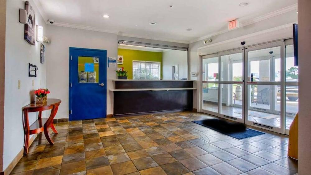 Oyo Townhouse Sulphur,LA Extended Stay I-10 photo 12