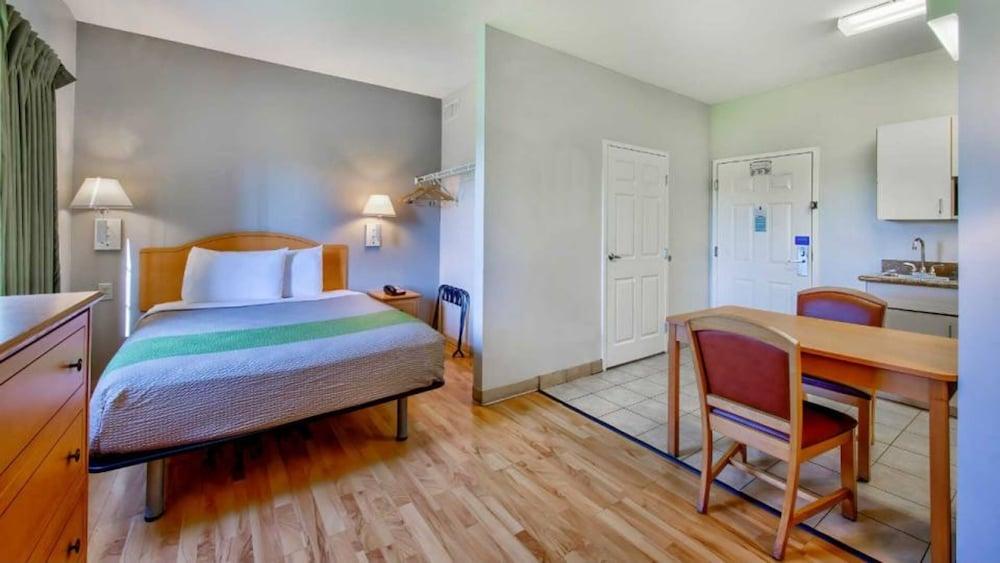 Oyo Townhouse Sulphur,LA Extended Stay I-10 photo 5