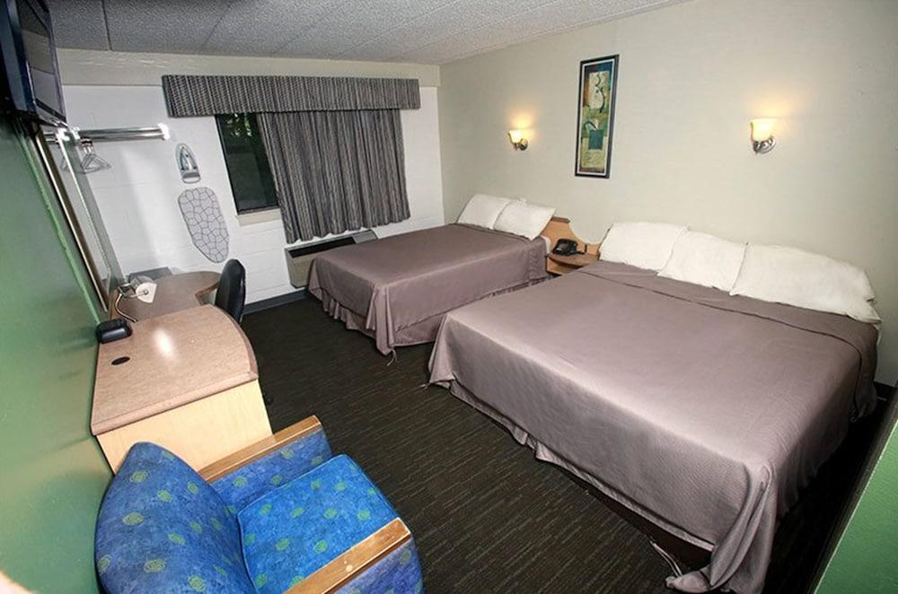 Meadowbrook Motor Lodge photo 26
