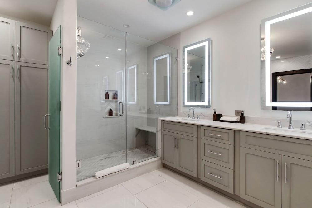New Orleans Luxury Collection photo 57