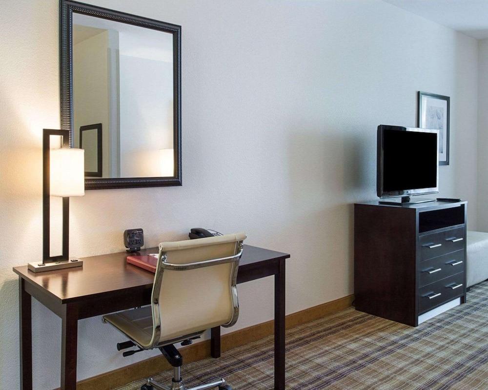 Comfort Suites Mandeville - Covington photo 36