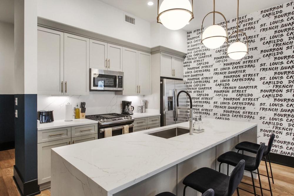 New Orleans Luxury Collection photo 35