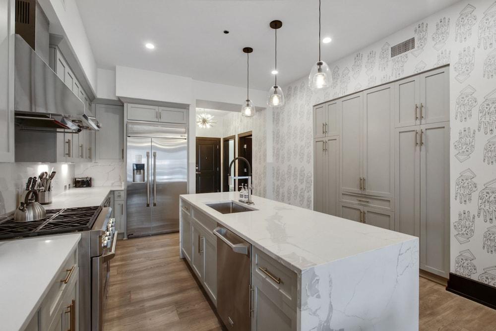 New Orleans Luxury Collection photo 27
