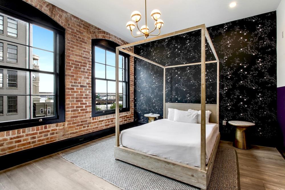 New Orleans Luxury Collection photo 15