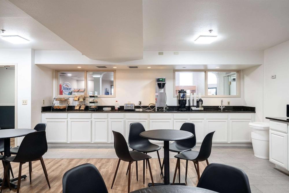 Baymont by Wyndham Bellingham photo 34