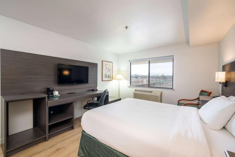 Baymont by Wyndham Bellingham photo 12