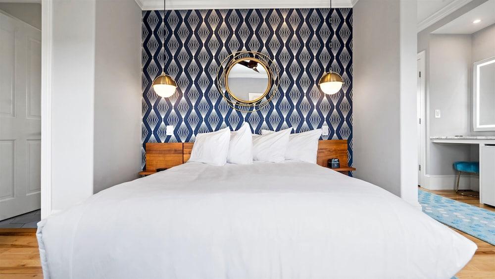 Topside Inn photo 18