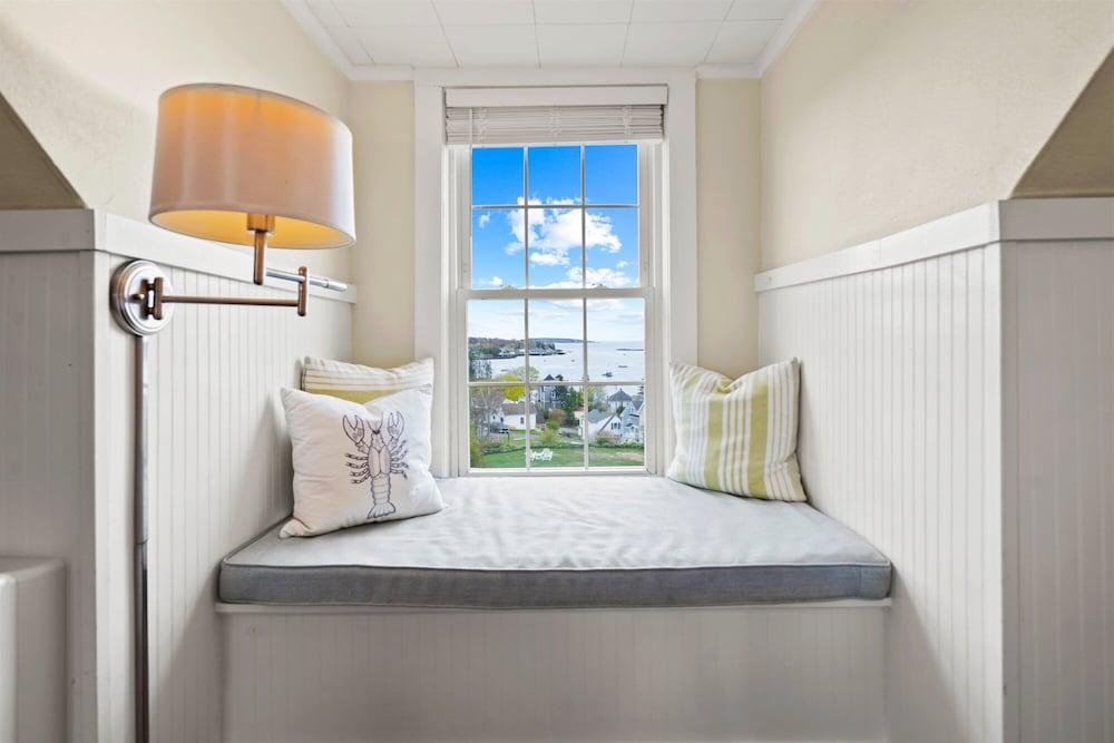Topside Inn photo 15