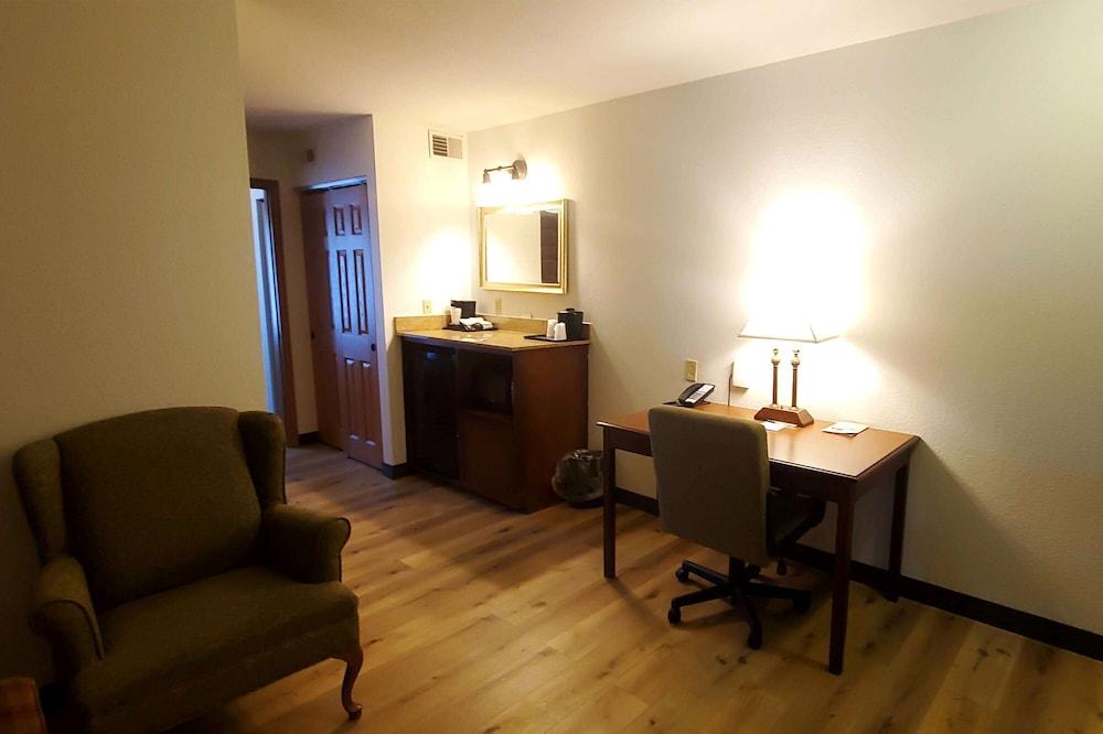Wingate by Wyndham Youngstown/Austintown photo 14