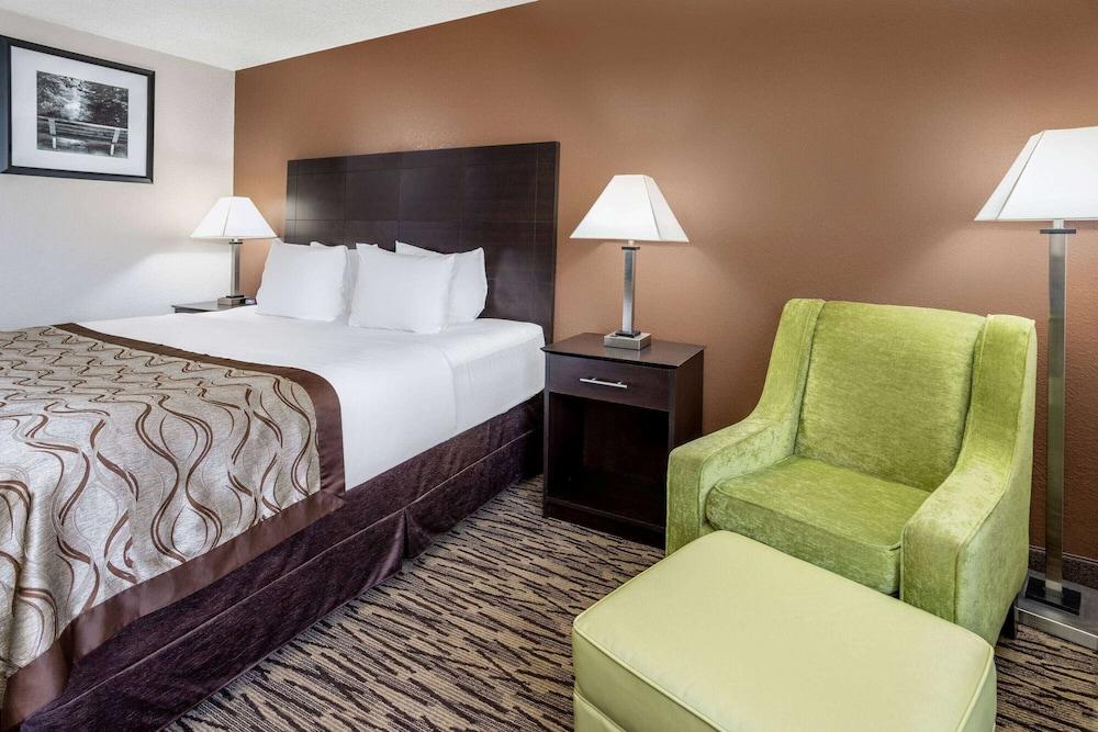 Baymont by Wyndham Beloit photo 15