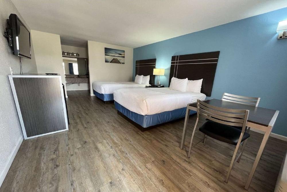 Days Inn by Wyndham Orange photo 8