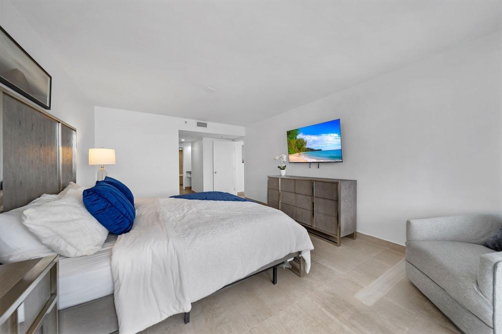 The Grand Biscayne Bay photo 74