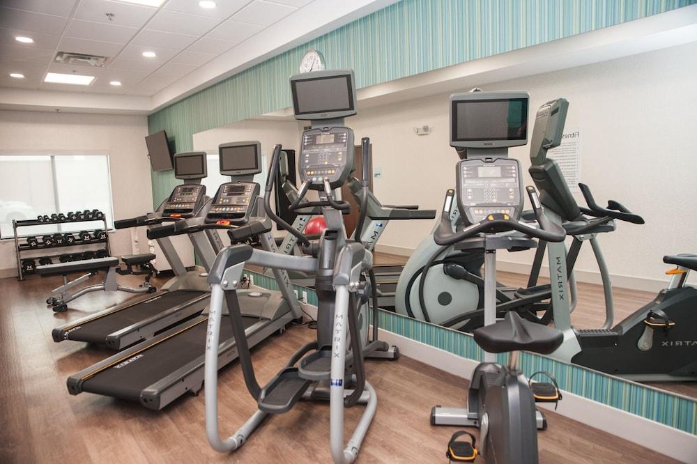 Holiday Inn Express & Suites Norfolk by IHG photo 18