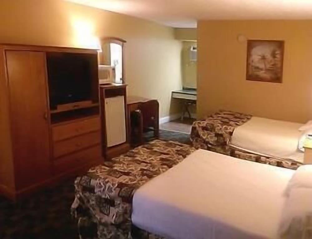 Wildwood Inn Tropical Dome & Theme Suites photo 48