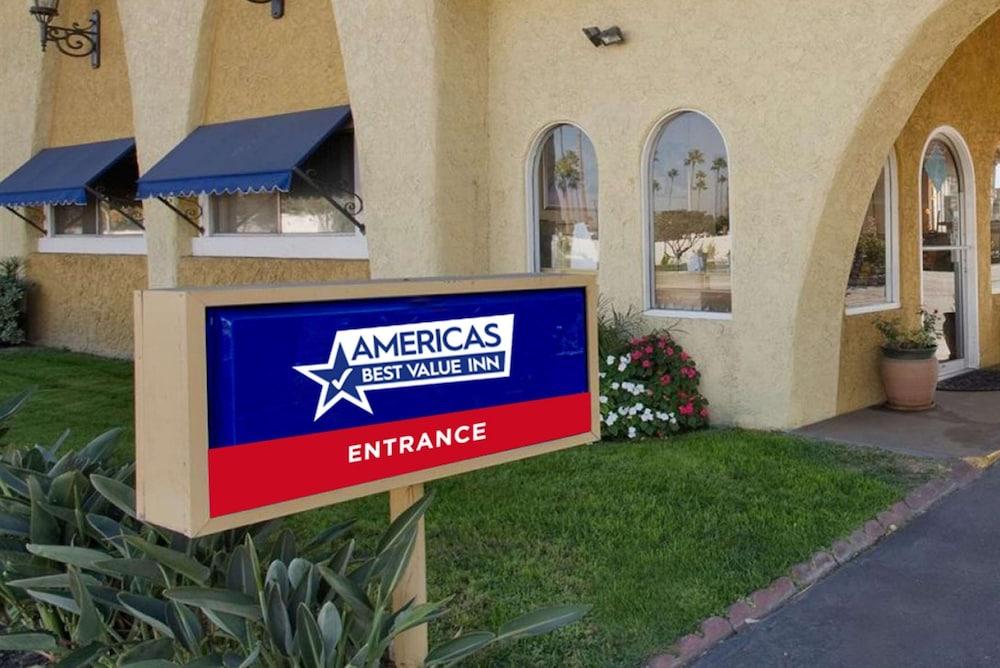 Americas Best Value Inn Asheville photo 2