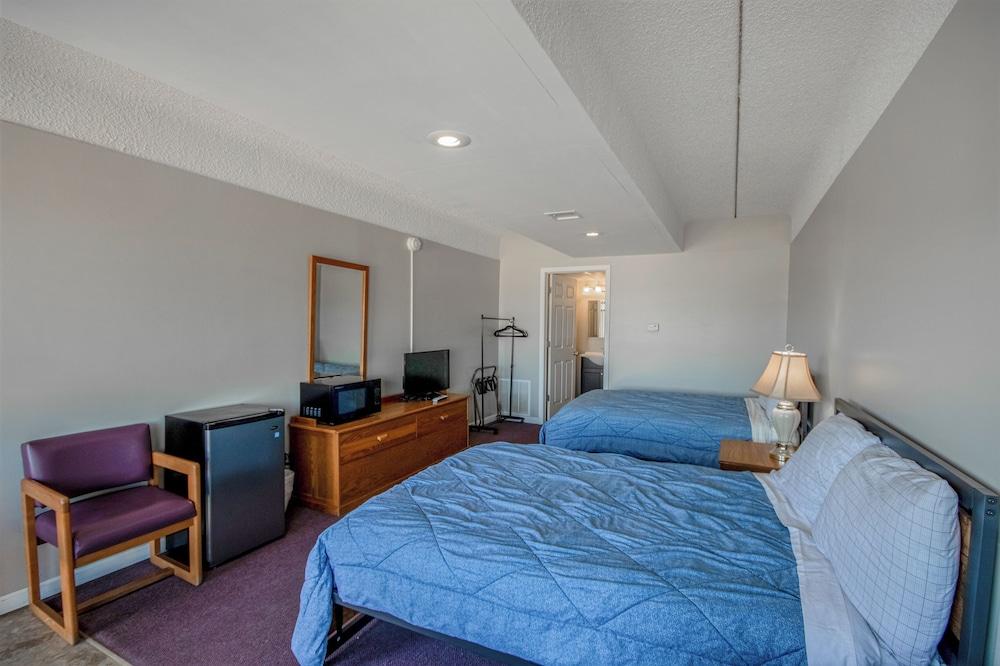 OYO Crossroads Inn photo 28