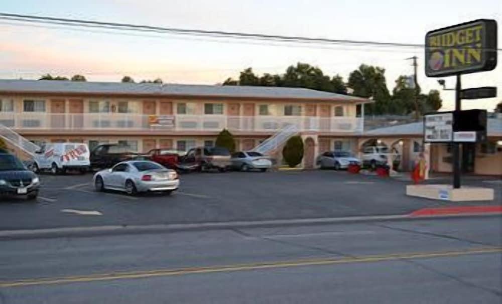 Budget Inn of Needles photo 6