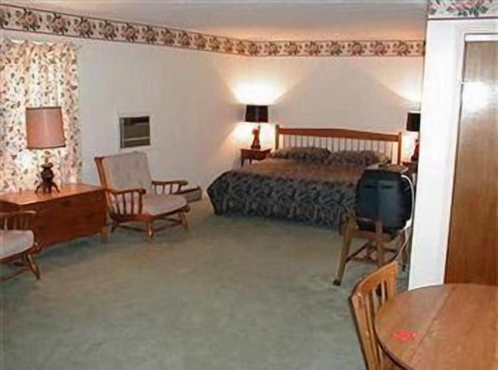 Ladd Brook Inn photo 5