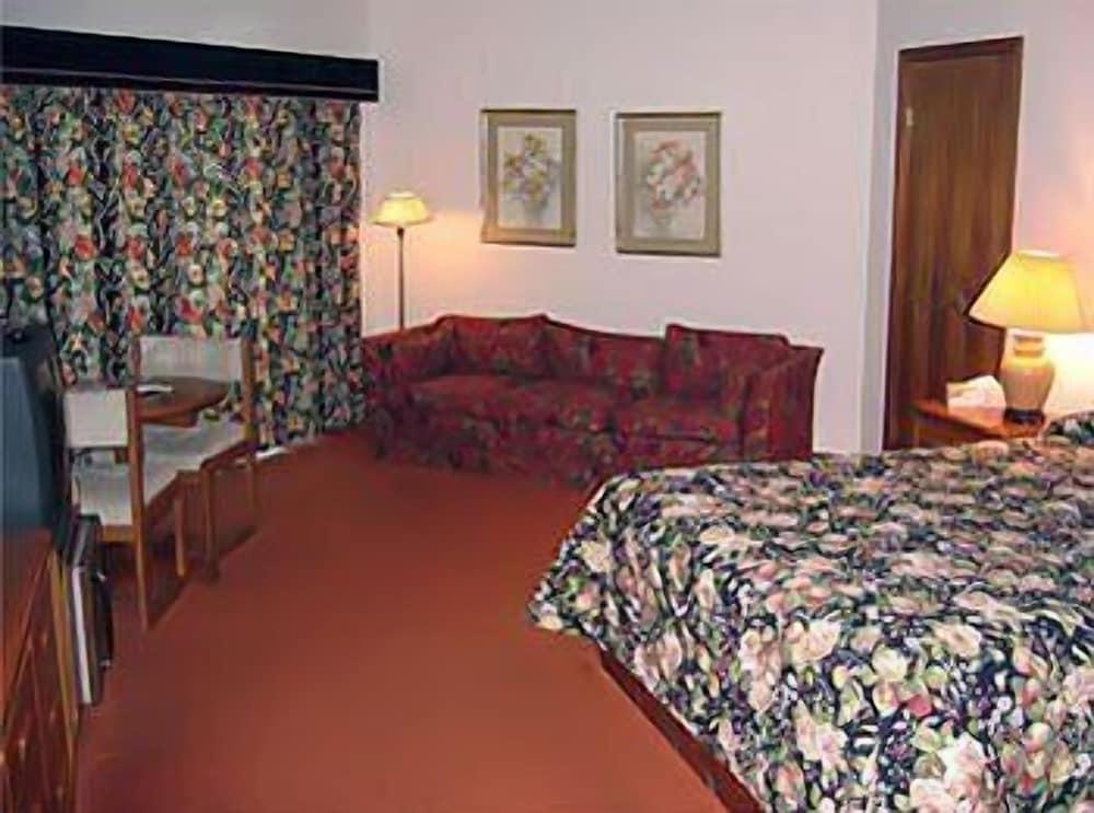 Greenbrier Inn photo 66