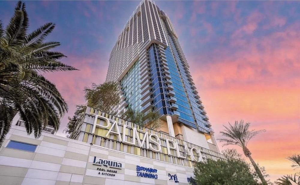 Palms Place Vacation Suites Collection photo 1