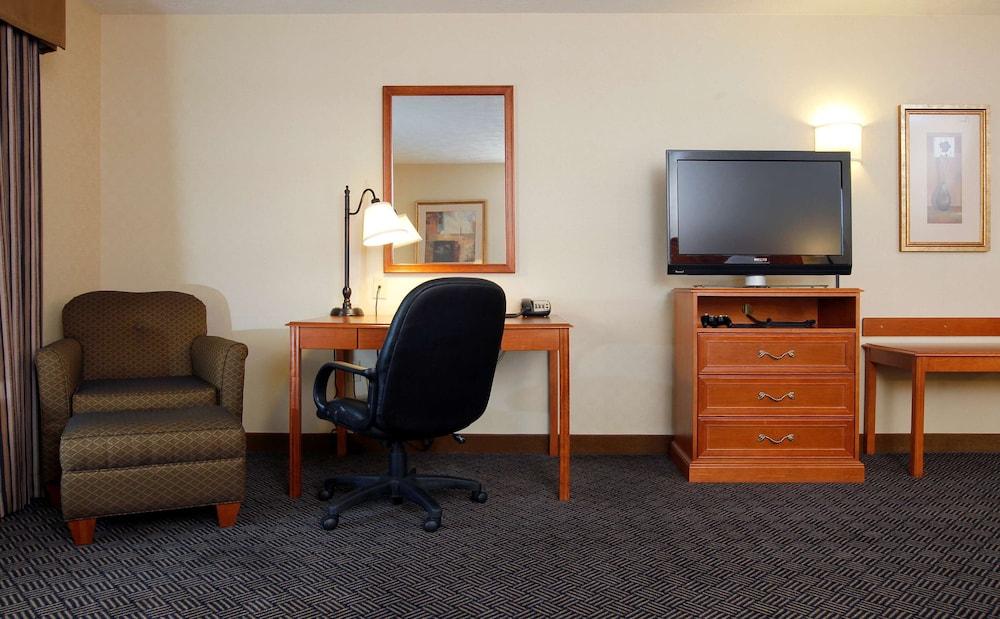 Hampton Inn Waterloo Cedar Valley photo 18