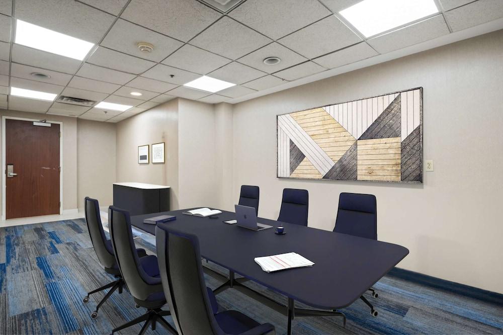 Hampton Inn Ridgefield Park photo 61