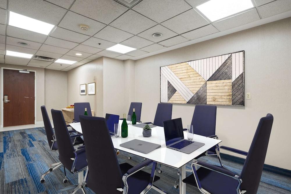 Hampton Inn Ridgefield Park photo 64