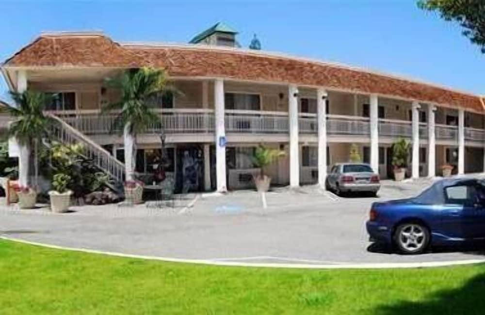 Caravelle Inn Extended Stay photo 1
