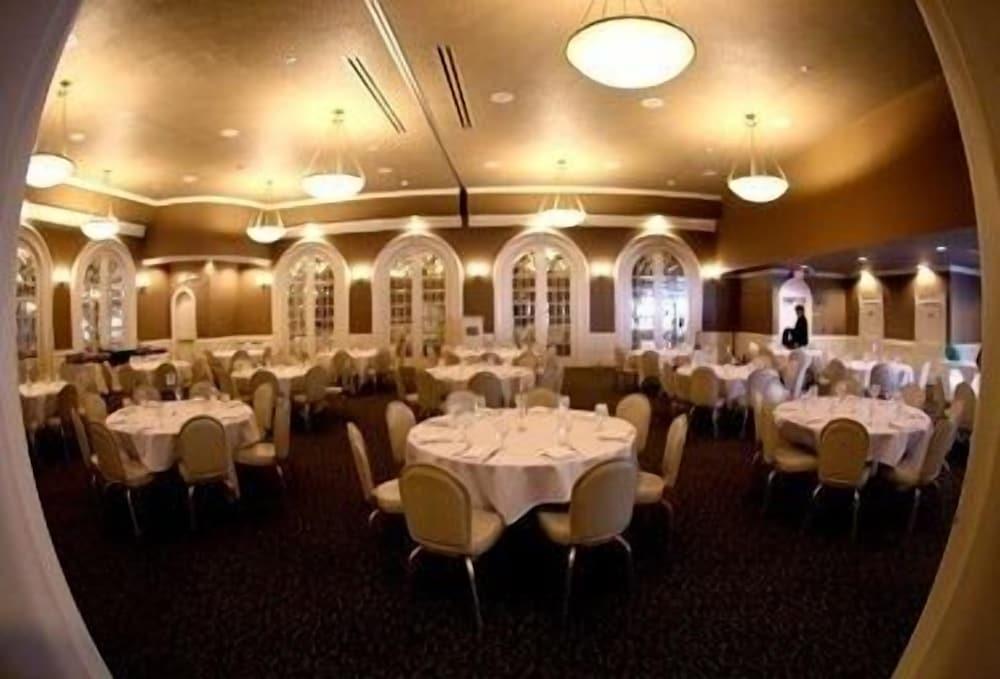 The Sterling Hotel photo 36