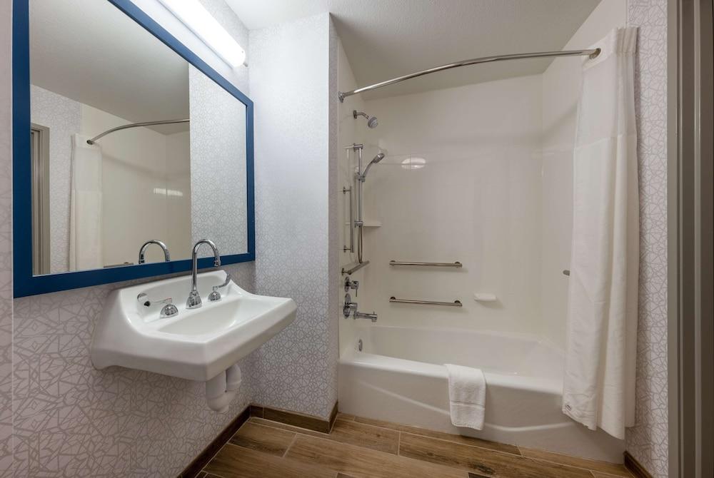 Hampton Inn St. Robert/Ft. Leonard Wood photo 7