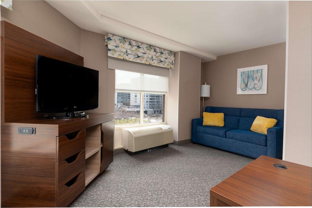 Hampton Inn & Suites Arlington Crystal City DCA photo 49