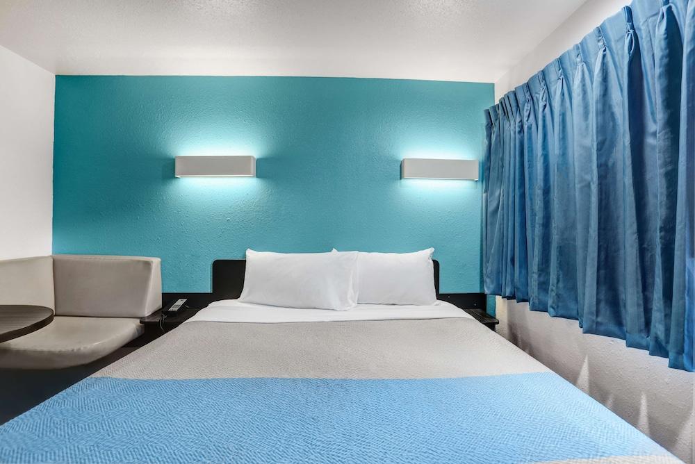 Motel 6 Napa, CA photo 13