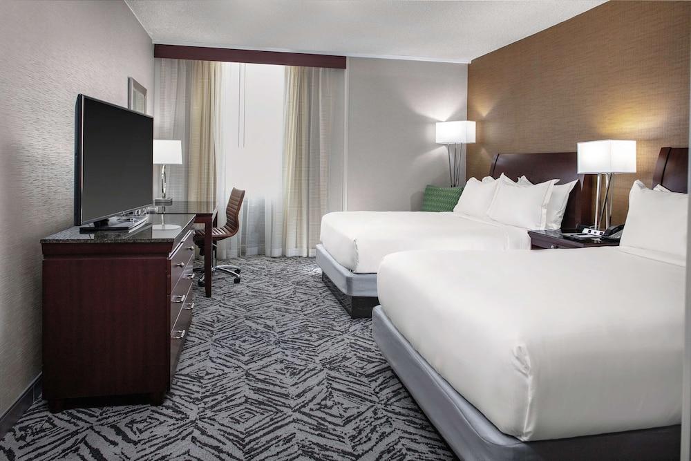DoubleTree by Hilton Omaha Downtown photo 13