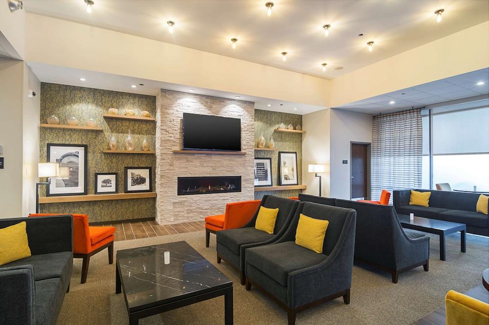 Hampton Inn Chicago North-Loyola Station photo 1