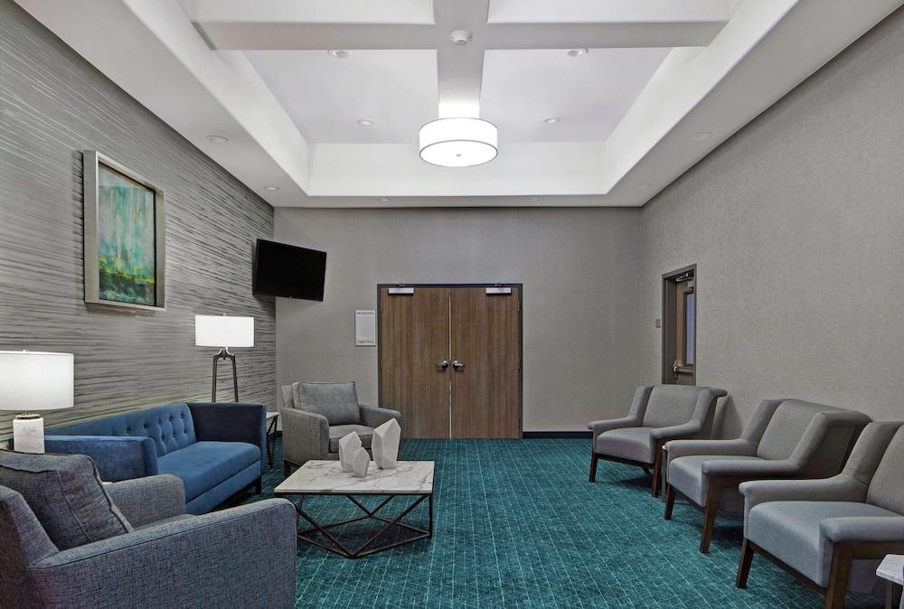 Hampton Inn Weslaco photo 29