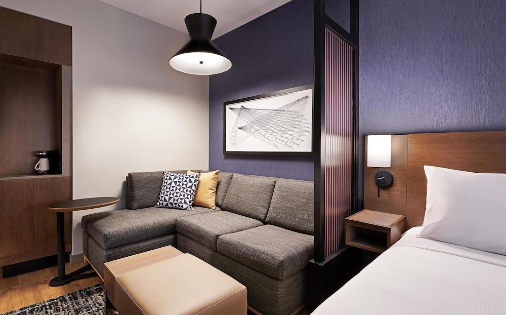 Hyatt Place Jackson/West Tennessee photo 5