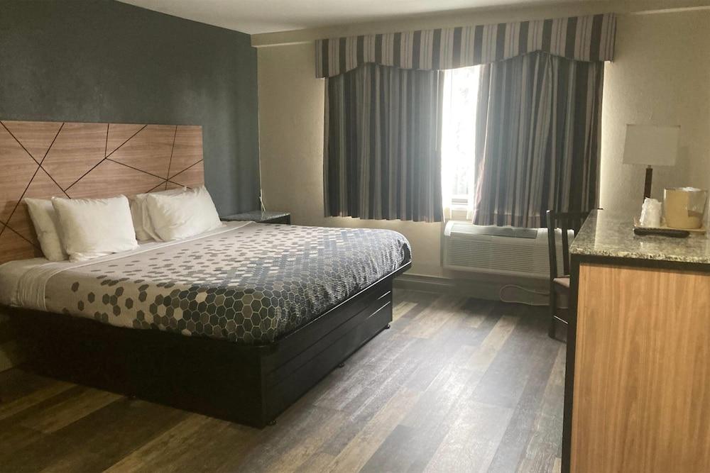 Howard Johnson by Wyndham Malden Boston Area photo 14