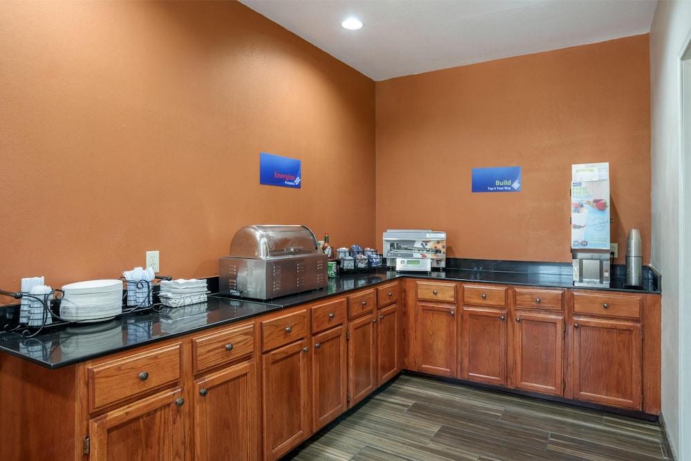 Best Western Plaquemine Inn photo 27