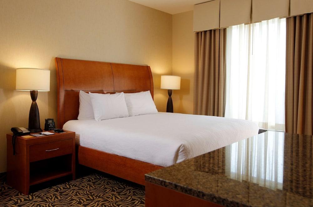 Hilton Garden Inn Cedar Falls photo 61