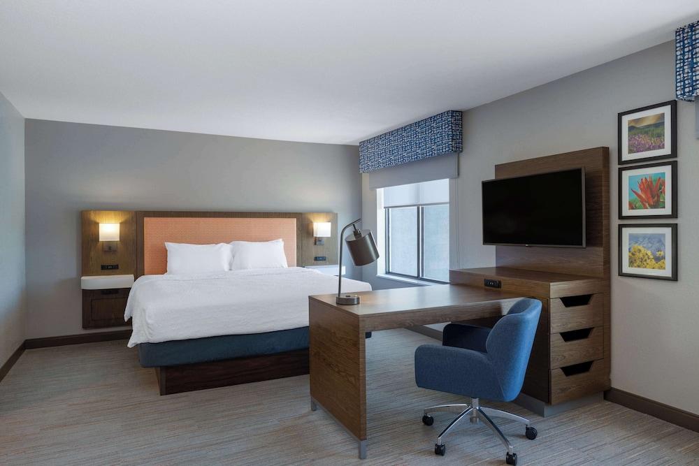 Hampton Inn & Suites Casper photo 26