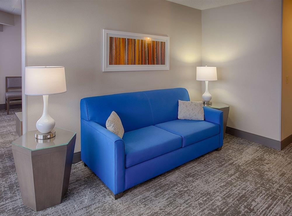 DoubleTree by Hilton Denver - Westminster photo 10