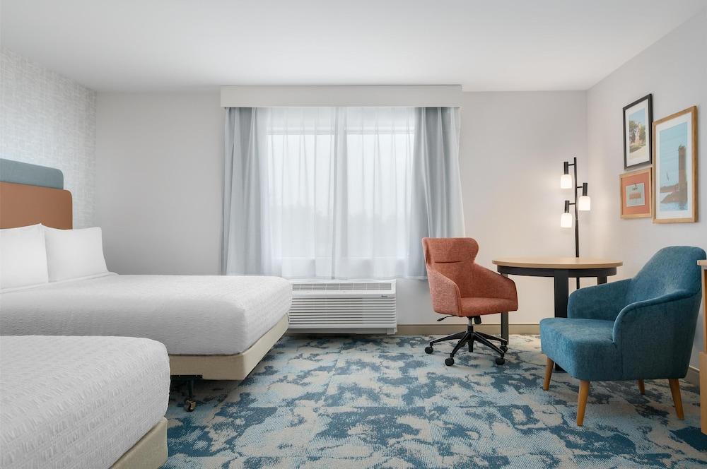 Hampton Inn & Suites Alpena photo 12