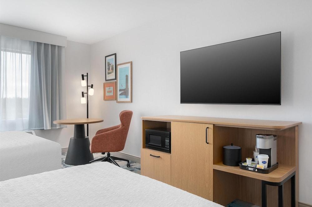 Hampton Inn & Suites Alpena photo 19