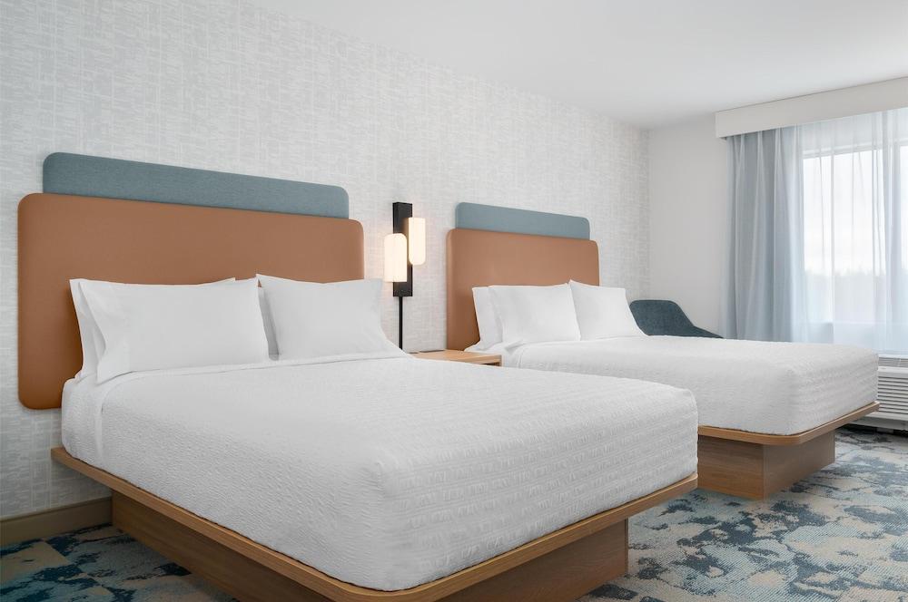 Hampton Inn & Suites Alpena photo 16
