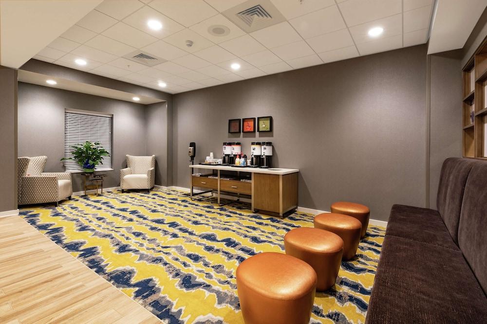 Hampton Inn & Suites Columbia Killian Road photo 8