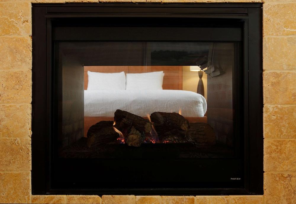 Hilton Garden Inn Cedar Falls photo 64