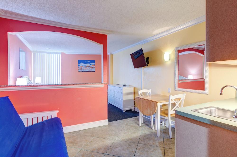 Pelican Pointe Clearwater Beach Hotel photo 2