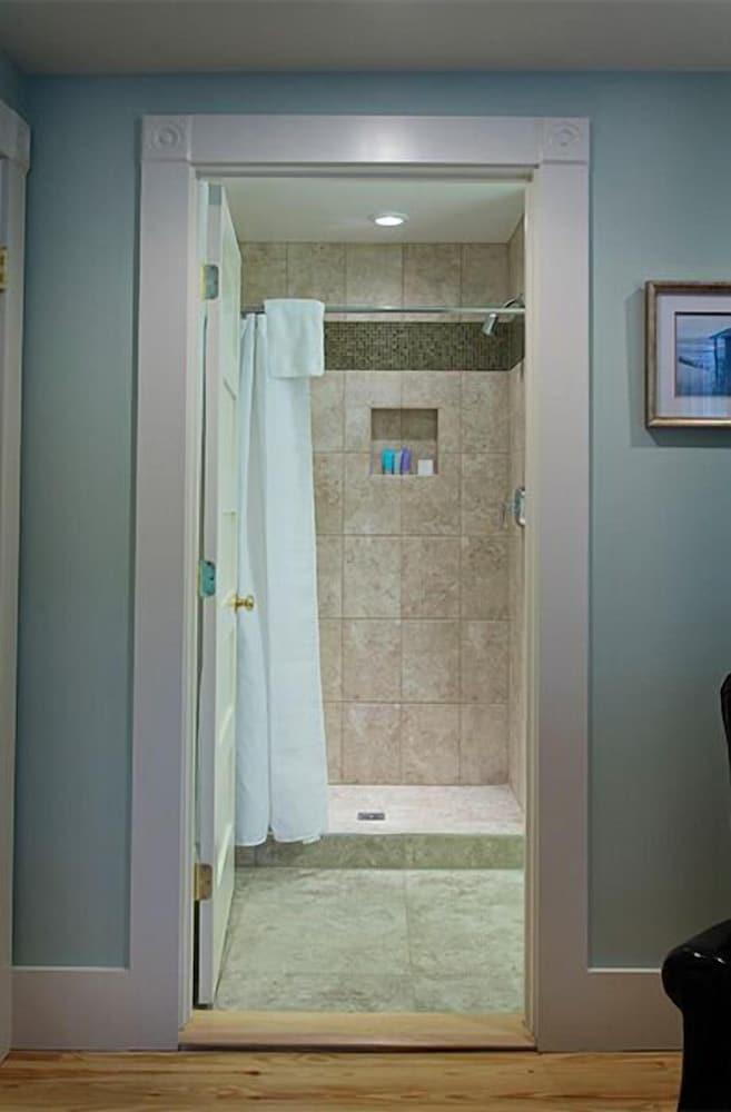 Inn on Shore Road photo 78