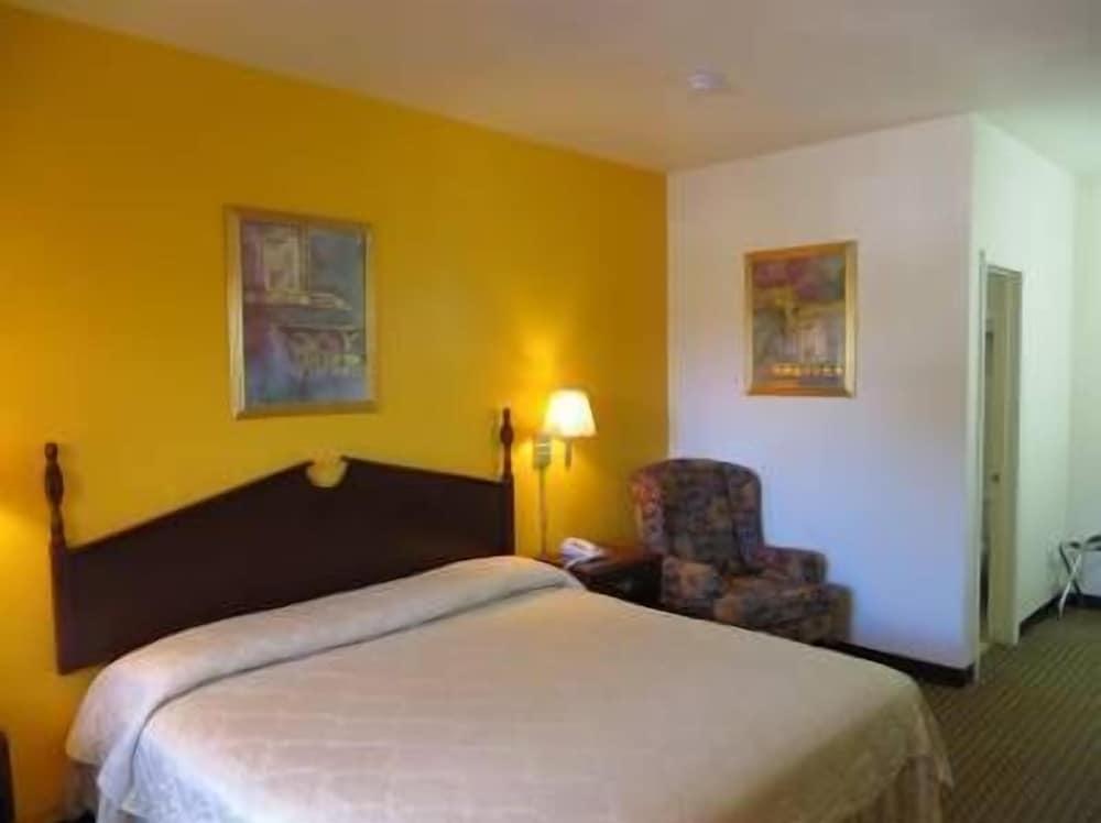 Royal Inn photo 29